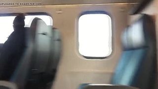 Девка в поезде и на улице показывает свои упругие дойки и влажную письку